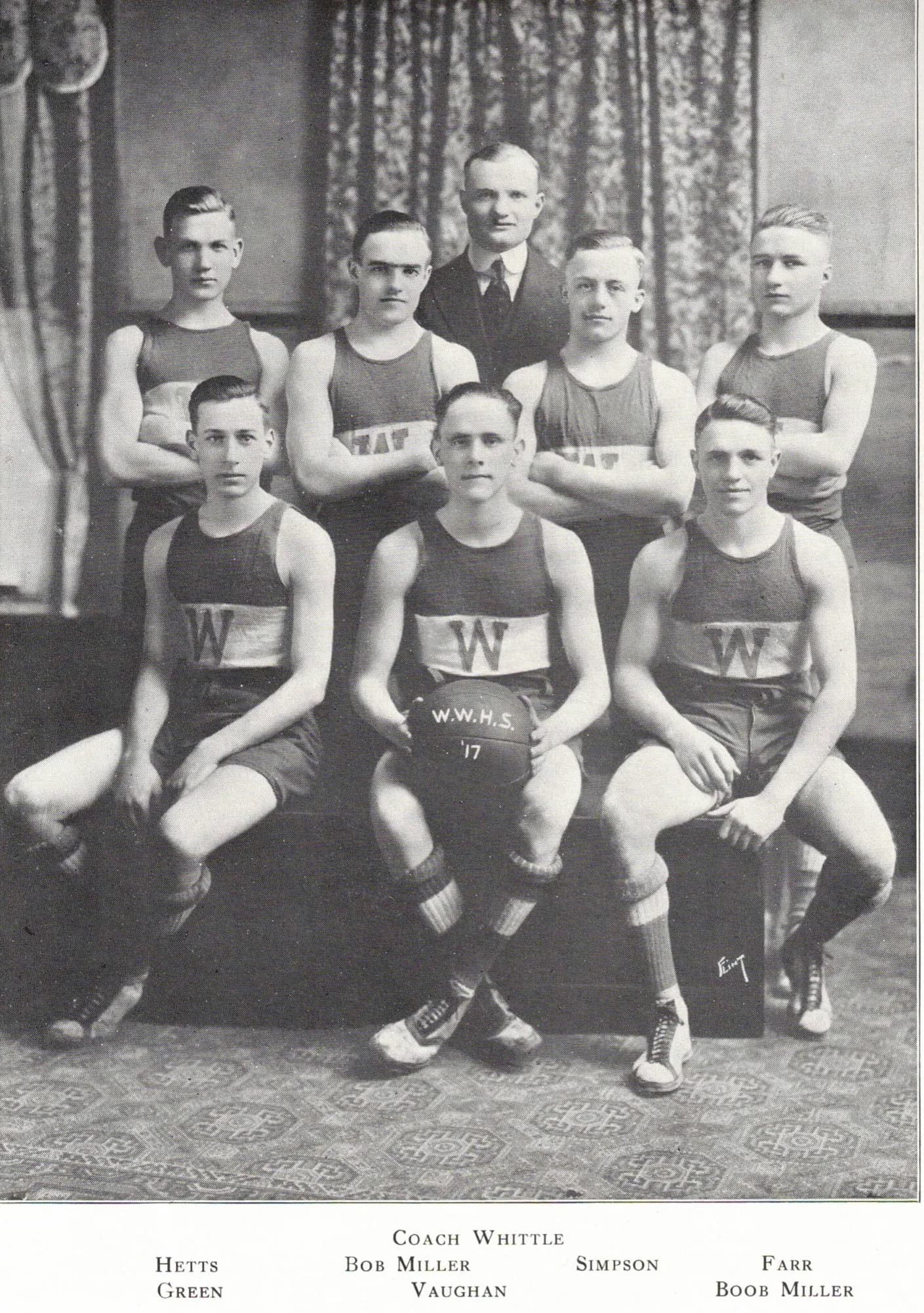 Boys Varsity Basketball team photograph