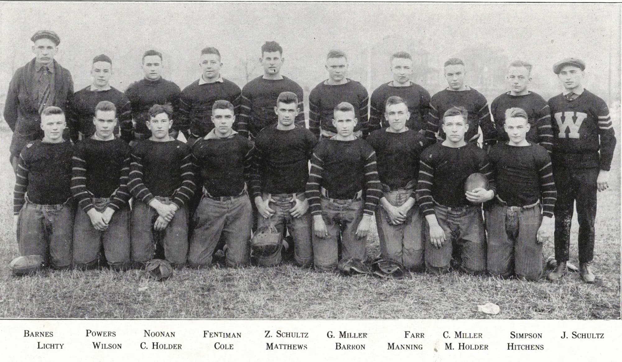Boys Varsity Football team photograph