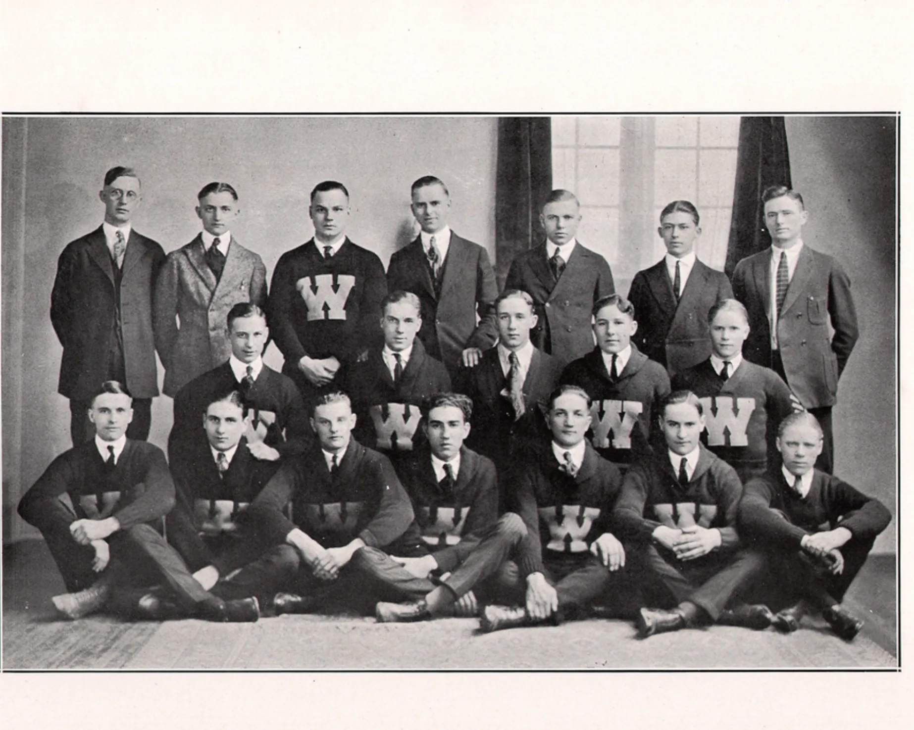 Boys Varsity Football team photograph