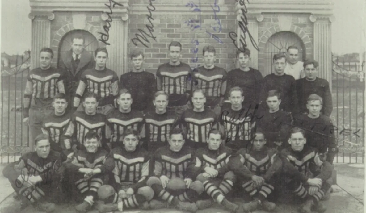 Boys Varsity Football team photograph