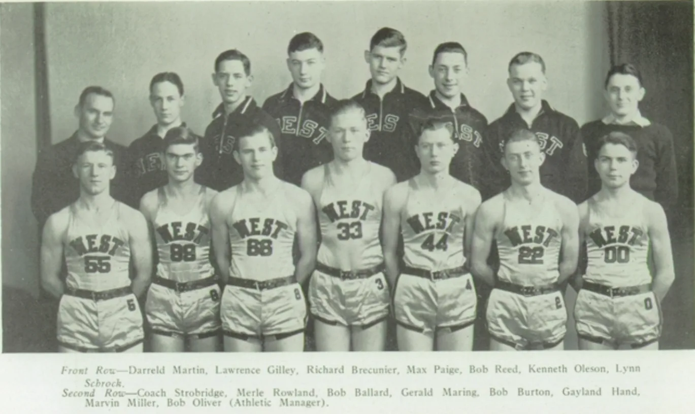 Boys Varsity Basketball team photograph