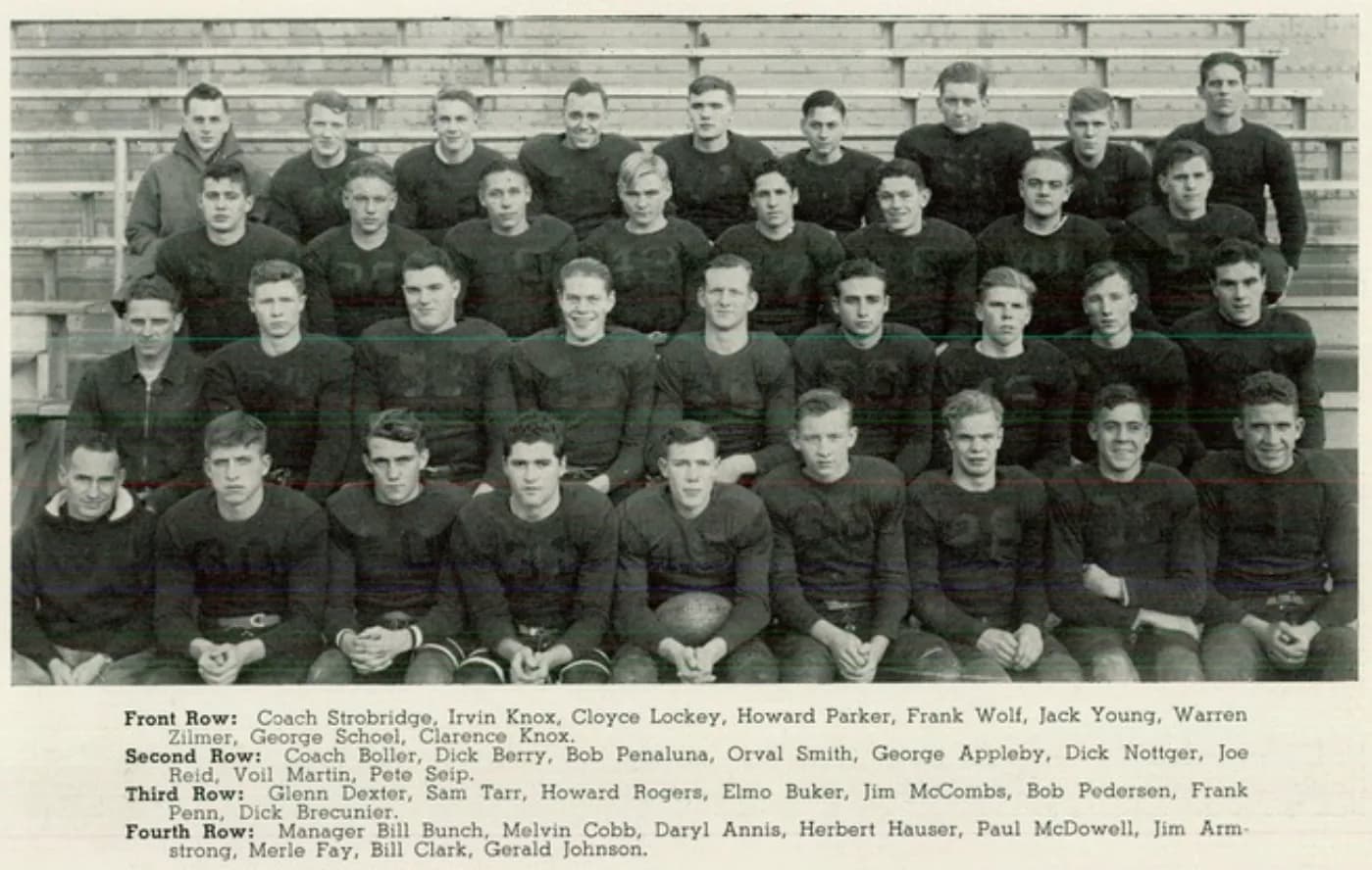 Boys Varsity Football team photograph